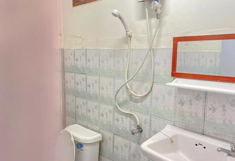 Pensió Lux Guesthouse