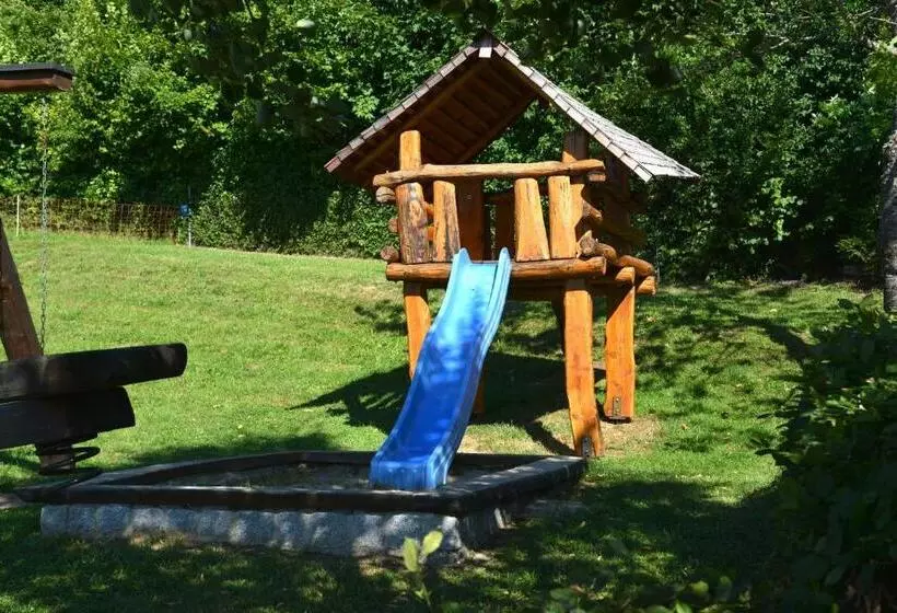 Retkeilymaja Landhaus Waldfrieden