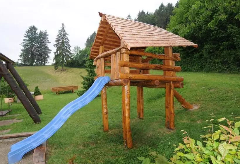 Retkeilymaja Landhaus Waldfrieden