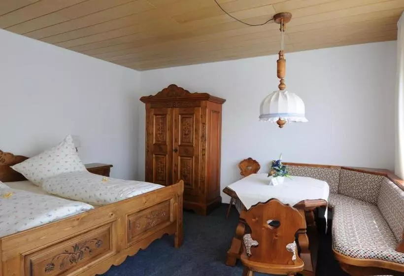 Retkeilymaja Landhaus Waldfrieden