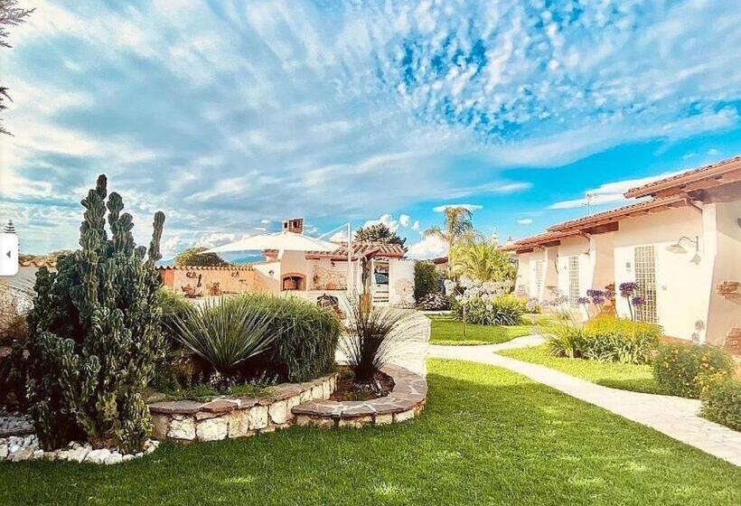 민박 La Casa Rotta