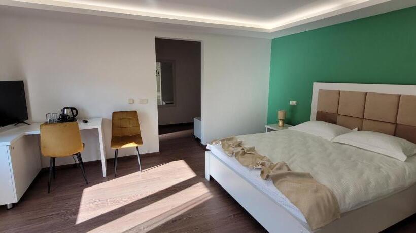 پانسیون Complex Turistic Perla Trascaului