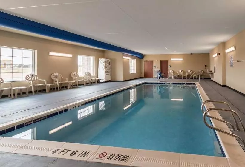 Cobblestone Hotel & Suites Pecos