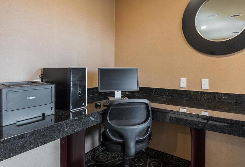 Cobblestone Hotel & Suites Pecos