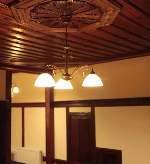 هتل Guest House Bujtina Leon