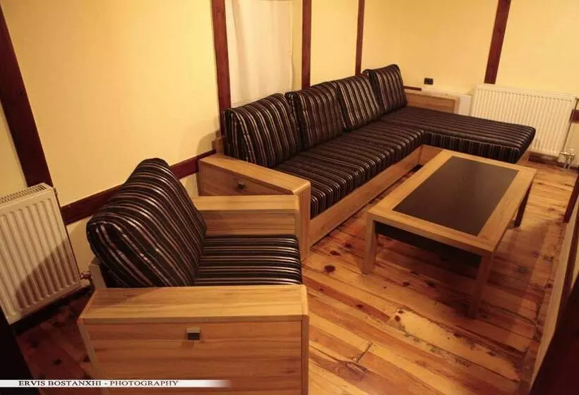هتل Guest House Bujtina Leon