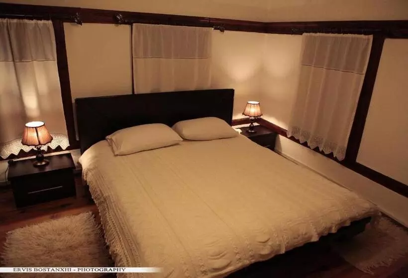 هتل Guest House Bujtina Leon