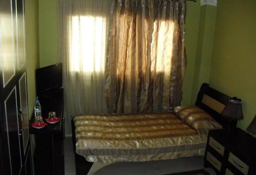 هتل Guest House Bujtina Leon