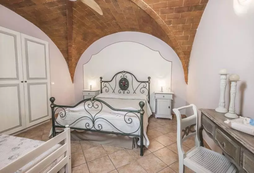 هتل Agriturismo Le Vallette