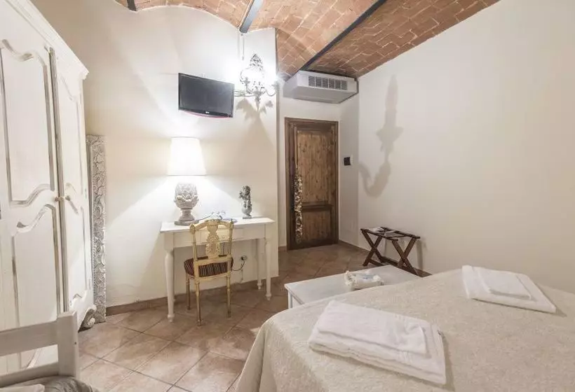 هتل Agriturismo Le Vallette