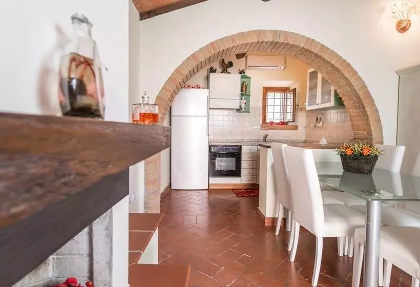 هتل Agriturismo Le Vallette