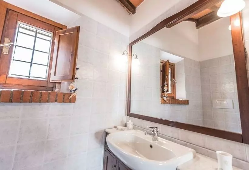 هتل Agriturismo Le Vallette