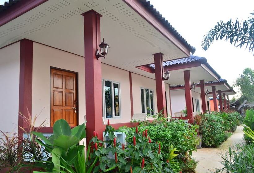 Отель Selamat Lanta Resort