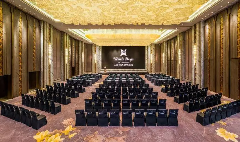 هتل The St. Regis On The Bund, Shanghai