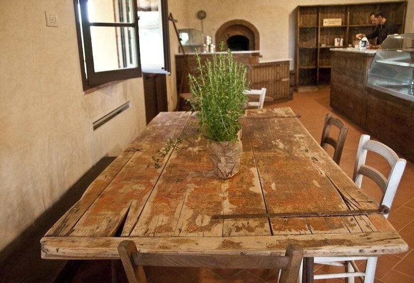 پانسیون Casone Ugolino