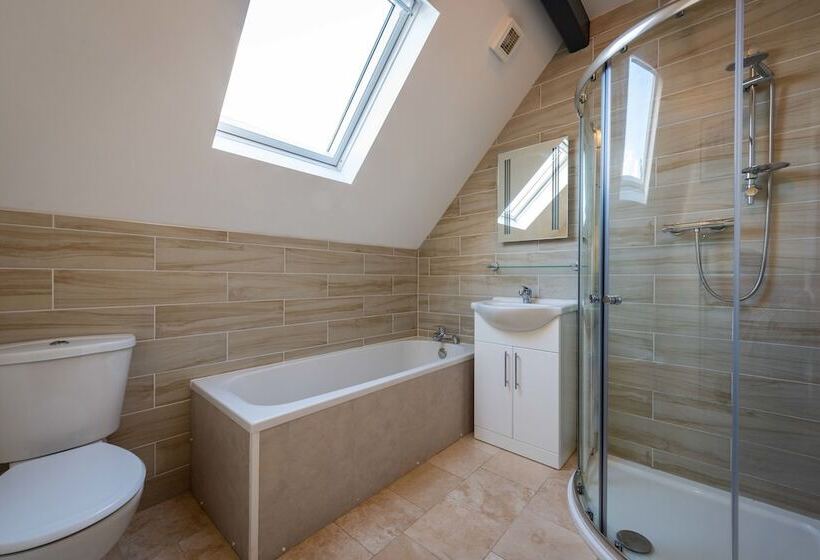 Abbey Apartments Modern Aparthotel For Tourists & Professionals