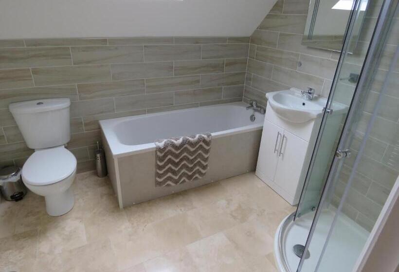 Abbey Apartments Modern Aparthotel For Tourists & Professionals