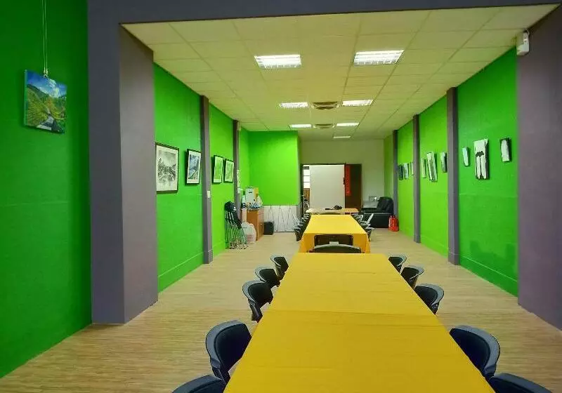 Df Park Space Hostel