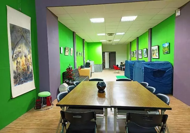 Df Park Space Hostel