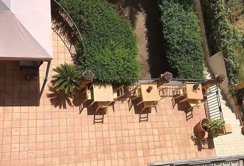 مبيت وإفطار Villa Pirandello