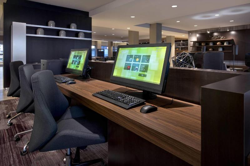 فندق Courtyard By Marriott Schenectady At Mohawk Harbor