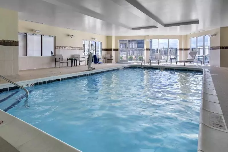ホテル Courtyard By Marriott Schenectady At Mohawk Harbor