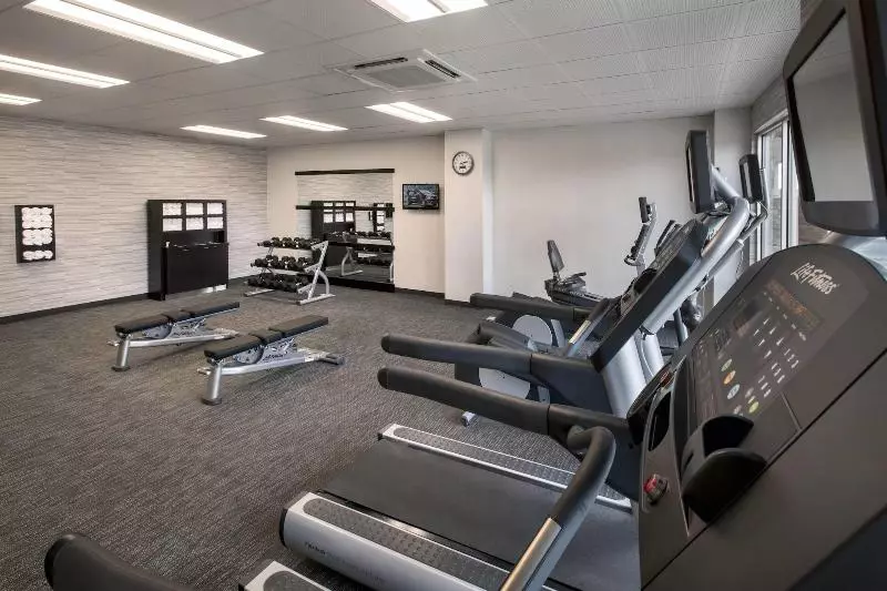ホテル Courtyard By Marriott Schenectady At Mohawk Harbor