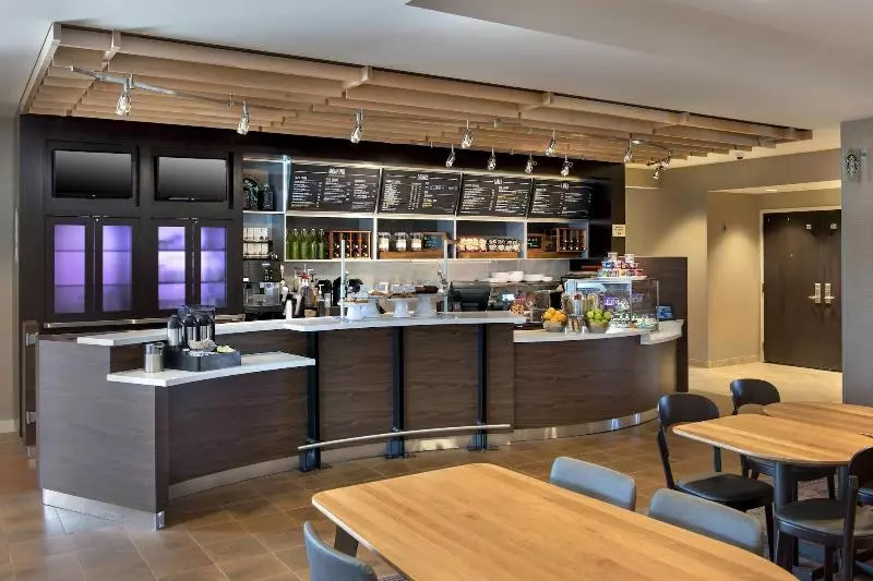 ホテル Courtyard By Marriott Schenectady At Mohawk Harbor