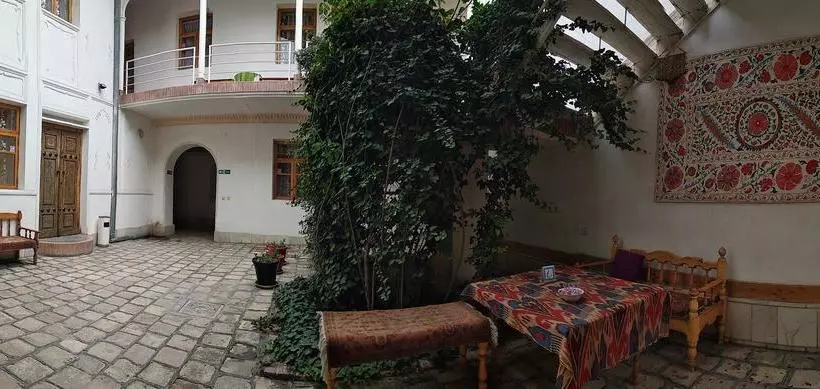 Hotel Emir