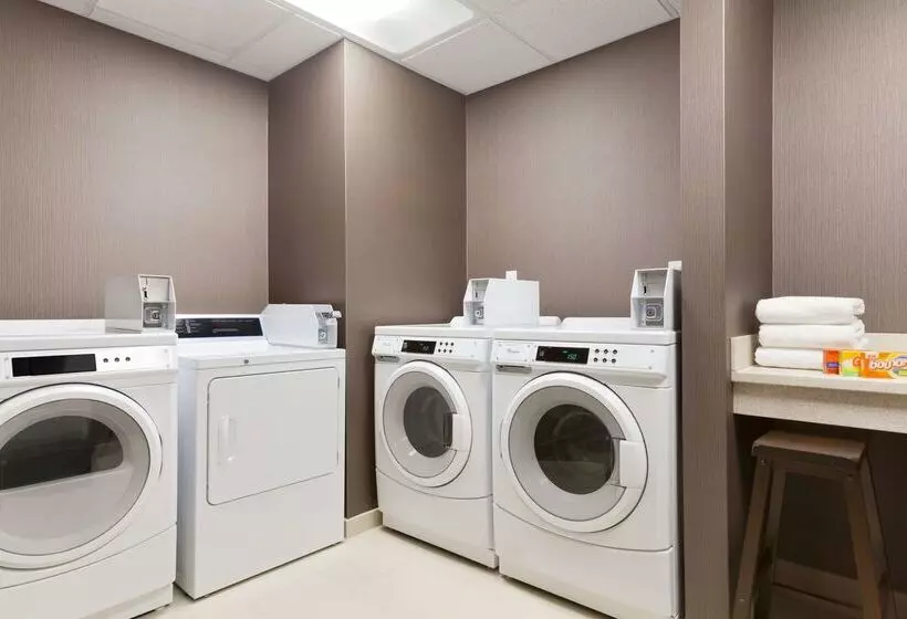 ホテル Homewood Suites By Hilton Burlington