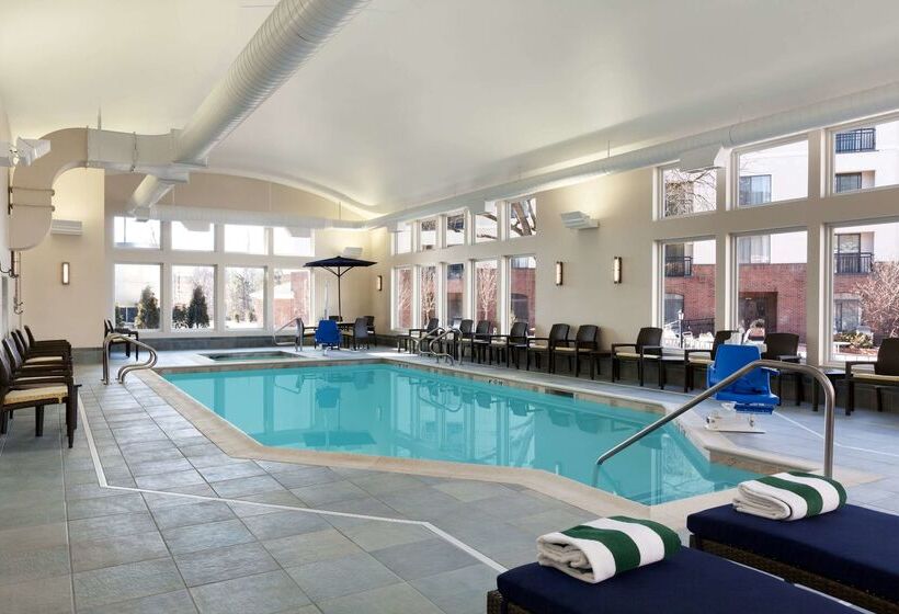 Отель Homewood Suites By Hilton Burlington