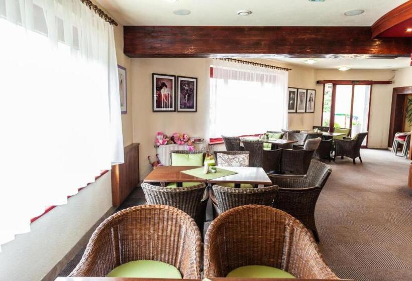 בית מלון כפרי áčko