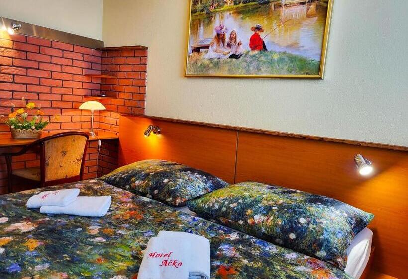 בית מלון כפרי áčko