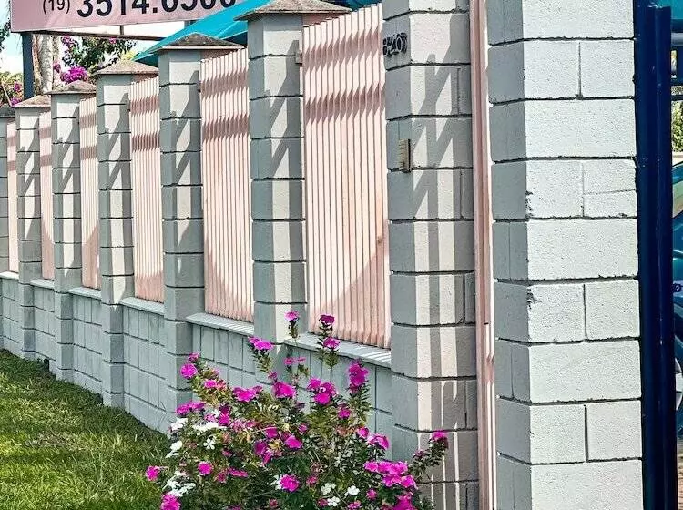 ホテル Stelati