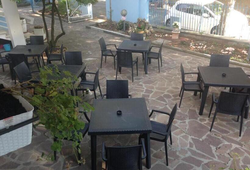 בית מלון כפרי Carol