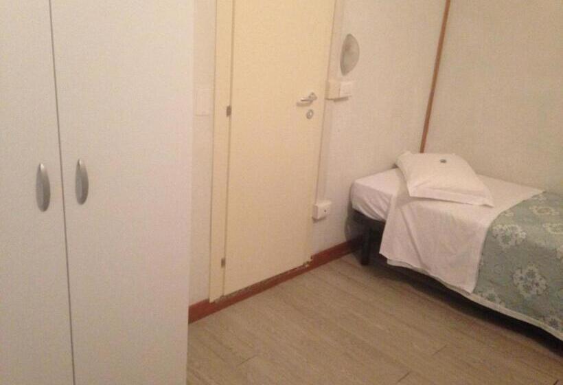 בית מלון כפרי Carol