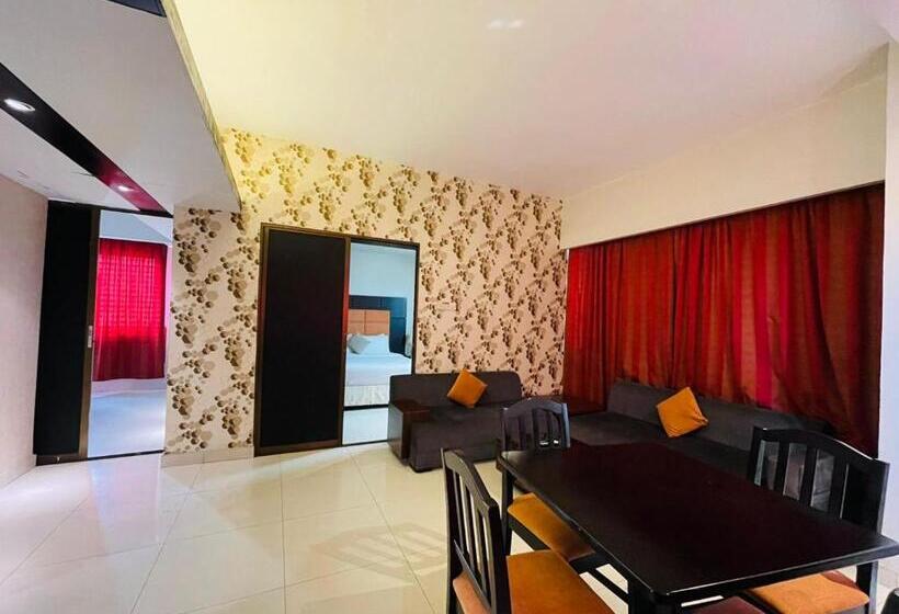 هتل Orchid Business