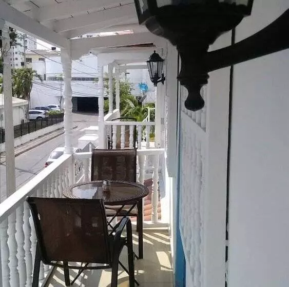 هتل Puerto De Manga