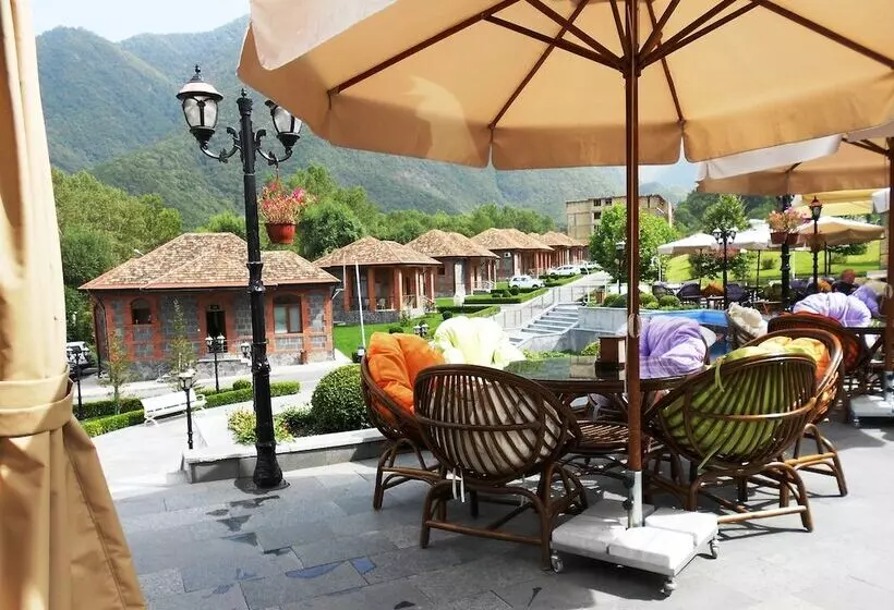 هتل Sheki Park