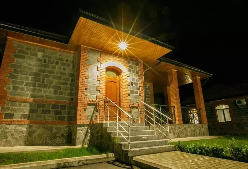 هتل Sheki Park
