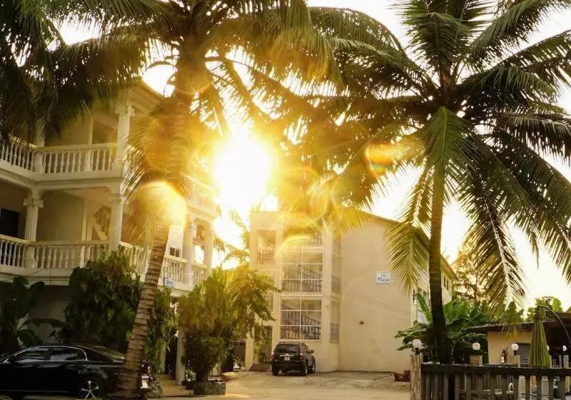 هتل The Family Kingdom Resort