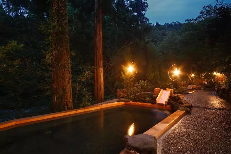 Hotelli Yamanaka Onsen Hanatsubaki
