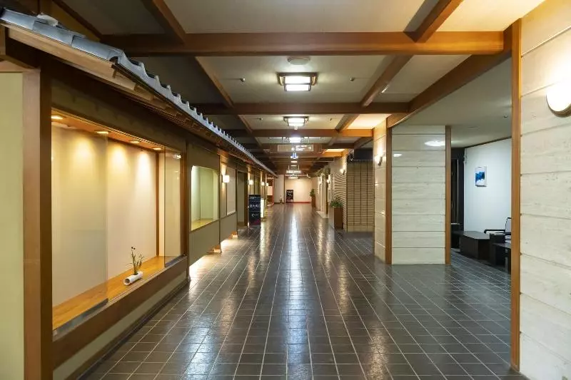 Hotelli Yamanaka Onsen Hanatsubaki