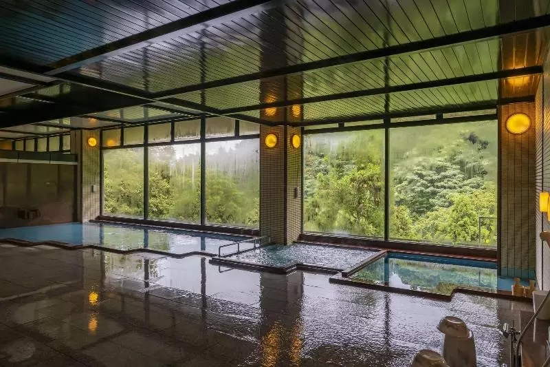 Hotelli Yamanaka Onsen Hanatsubaki