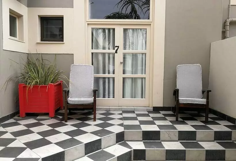 تختخواب و صبحانه 1932 House