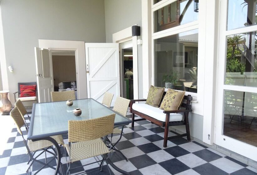 تختخواب و صبحانه 1932 House