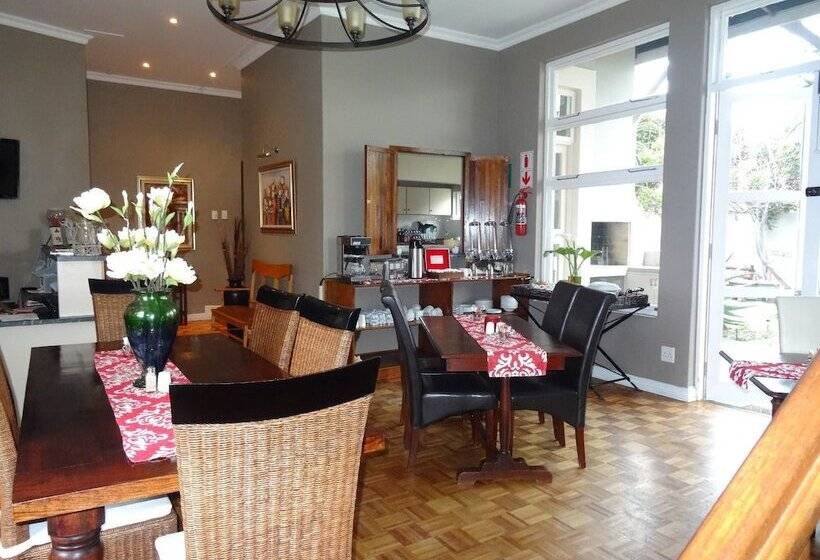 تختخواب و صبحانه 1932 House