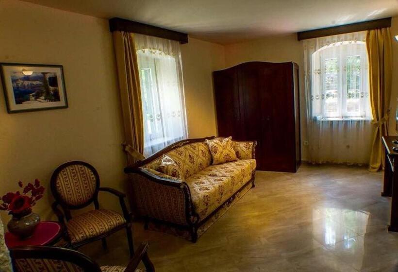 تختخواب و صبحانه Casa Del Sol Rozalija Luxury Rooms