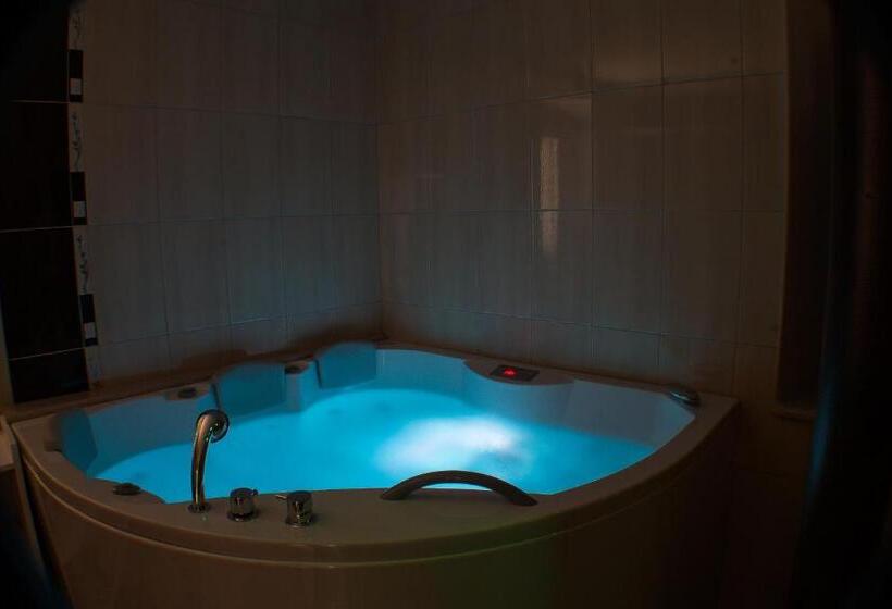 تختخواب و صبحانه Casa Del Sol Rozalija Luxury Rooms