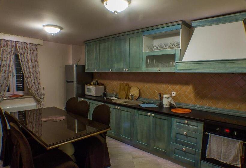 تختخواب و صبحانه Casa Del Sol Rozalija Luxury Rooms